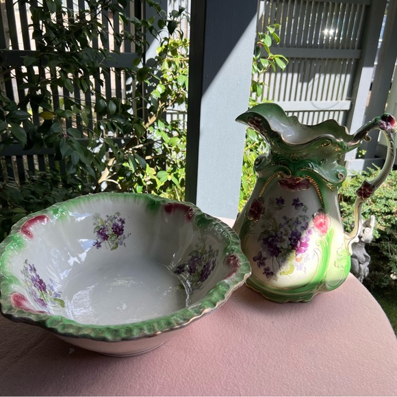 Antique Green Handpainted Floral Pitcher & Washbowl Set - Picture 6 of 15